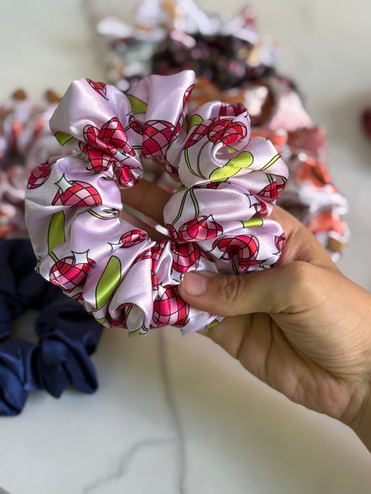 Disco cherries Maxi scrunchie